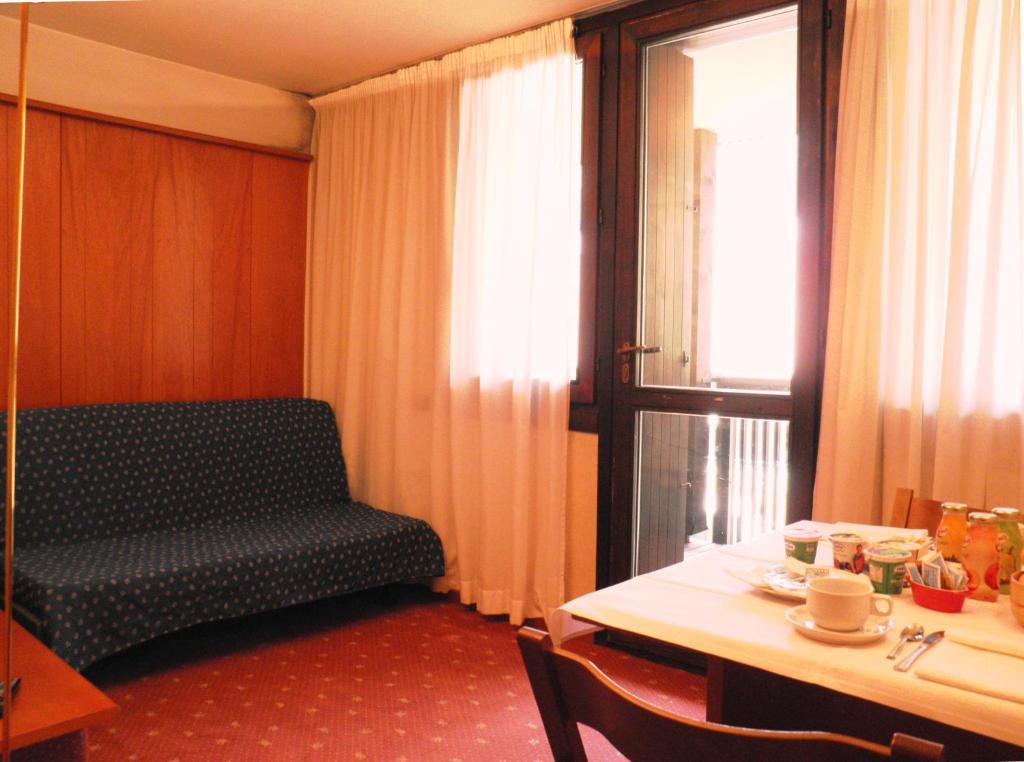 R.T.A. Hotel Des Alpes 2 Madonna Szoba fotó