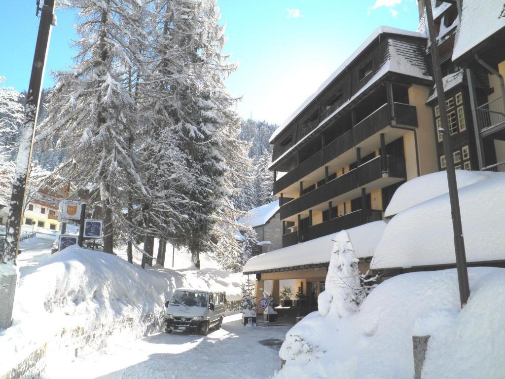 R.T.A. Hotel Des Alpes 2 Madonna Kültér fotó