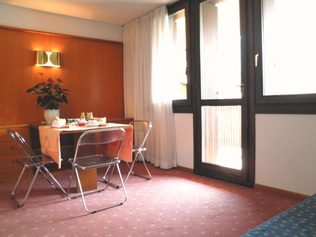 R.T.A. Hotel Des Alpes 2 Madonna Szoba fotó